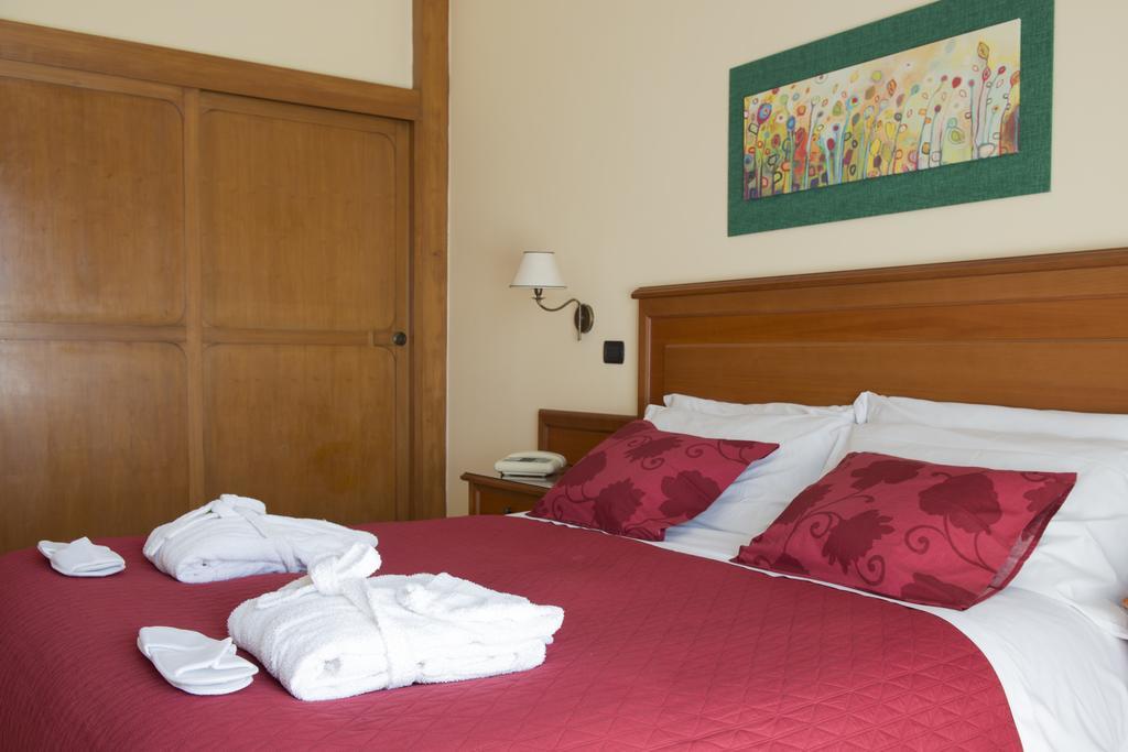 Albergo Scalzone Castel Volturno Exterior foto